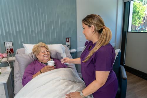 Gallery Image Complex_modalities_-_female_patient_and_female_nurse_5.jpg