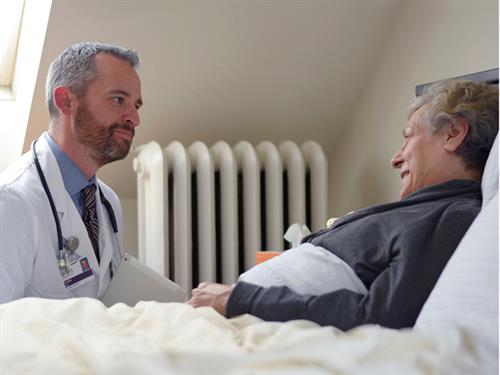 Gallery Image Photo_2_MD_with_Patient.jpg