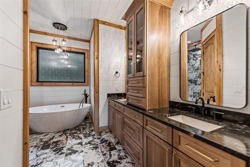 Gallery Image IMG_6470.jpeg