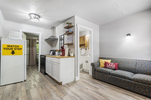 Gallery Image 35-web-or-mls-DSC00093.jpg