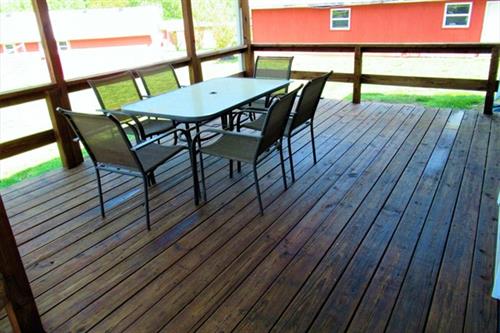 Cabin 12 - Deck Seating