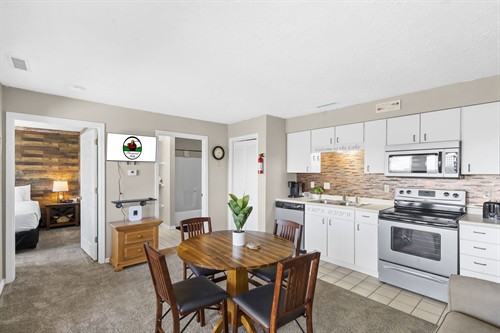 Gallery Image 3-web-or-mls-DSC04651.JPG