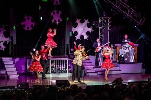 This talented cast of entertainers deliver an incredible, high-energy show! This talented cast of entertainers deliver an incredible, high-energy show!