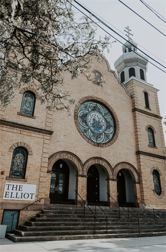The Elliot on the outside 