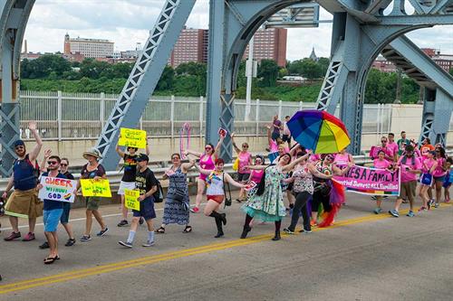 Gallery Image pride_in_the_CLE_300.jpg