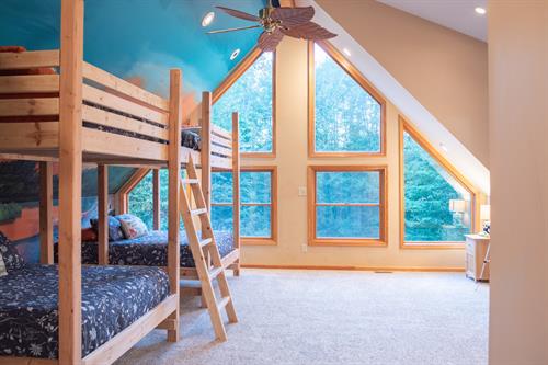 Gallery Image 14_-_Loft.jpg