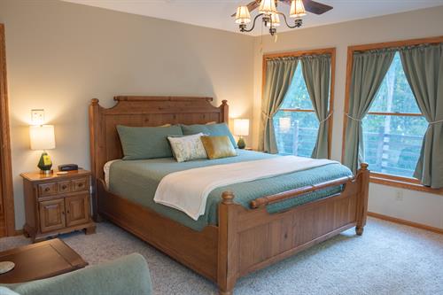 Gallery Image 4_-_King_Suite.jpg