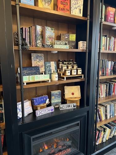 Fireplace bookshelf