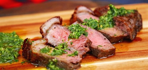 Gallery Image beef_medallions_on_a_plate.jpg