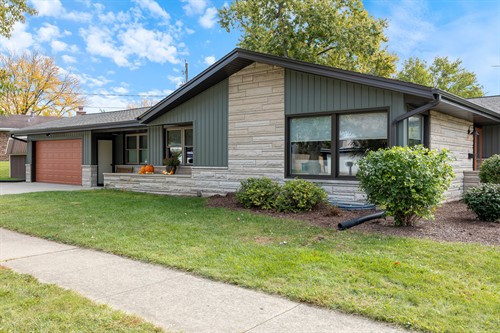 Gallery Image 046-900ReadStreet-Lockport-IL-60441-SMALL.jpg