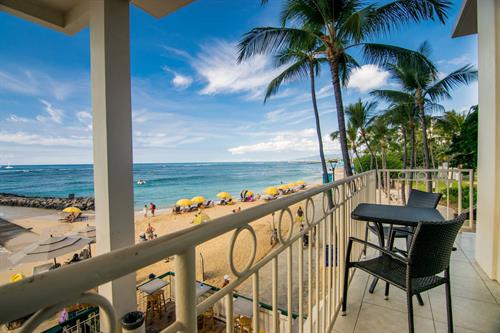 Gallery Image waikiki-shore-by-outrigger-202-2bed-oceanfront2.jpg