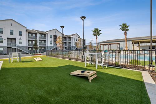 Alta Trails - Gaming Lawn