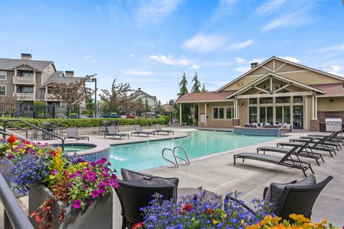 The Reserve at Columbia Tech Center - Vancouver, WA - garden-style poolside