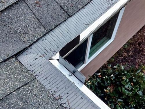 Clean and functional gutter system with guards installed in Portland, OR – ensuring proper water flow and debris protection.