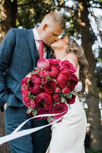 Gallery Image Burgandy_Bouquet.JPG