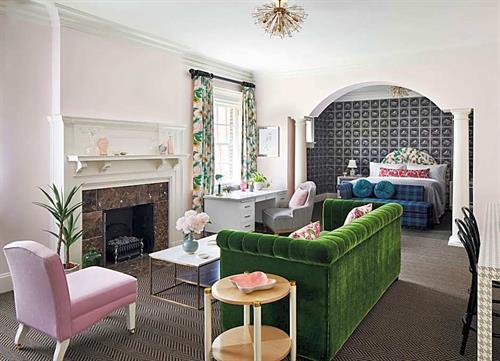 Gallery Image Bridal_Suite.jpg