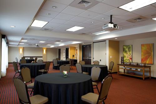 Ballroom with Round tables for Meetings and Events