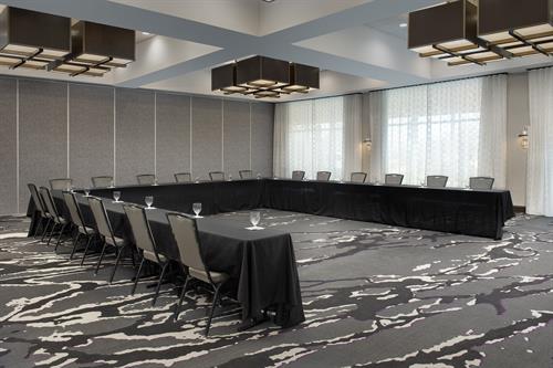 Gallery Image CAEMCGI_U_Shape_Meeting_Room.jpg