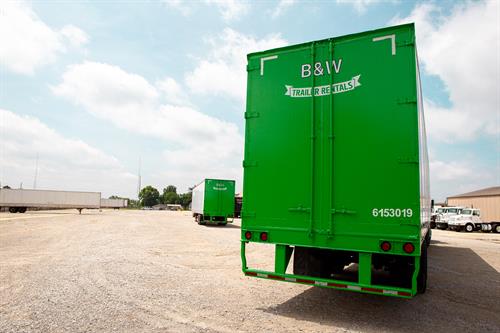 B&W Trailer Rentals is dedicated to finding the solution that serves your unique storage, cartage, and over the road trailer needs. 
