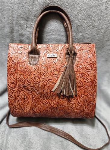 100% leather handcraftes