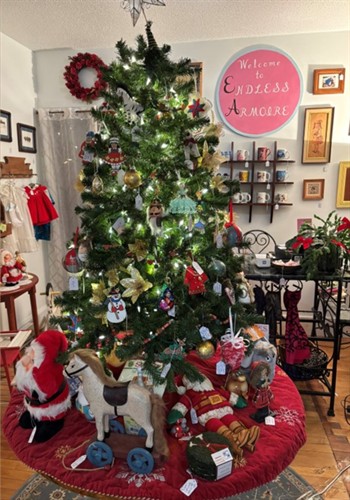 Gallery Image christmastree.jpg