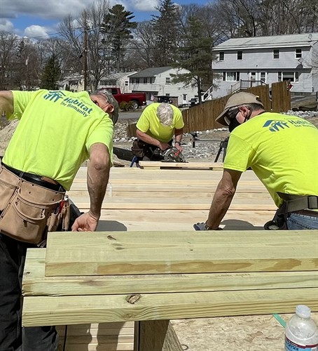 Gallery Image gnhfh_buildcrew_4.jpeg