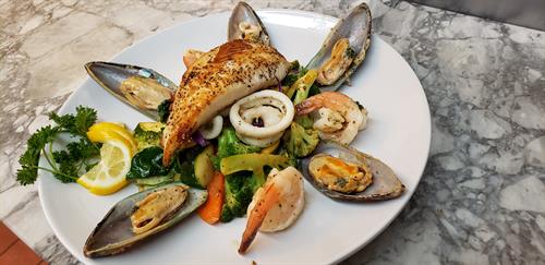 Mixed Seafood Grill 