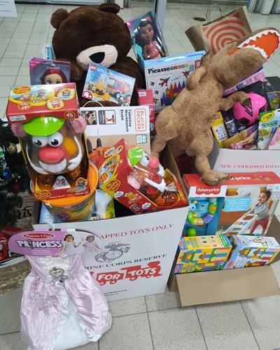 Route 128 customers donations to the Toys for Tots Program! 