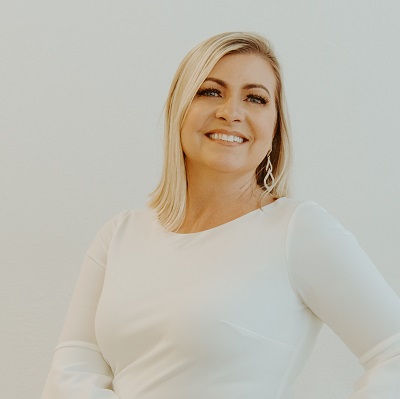 Kelli Lang, Managing Broker