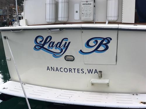 Yacht lettering 
