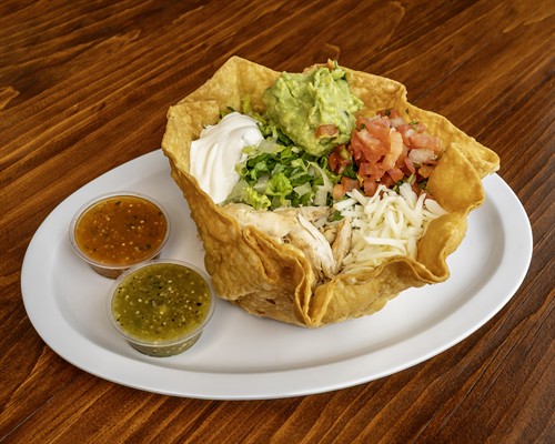 Gallery Image Benny%E2%80%99sTacosAndChickenRostisserieWestHollywood_TostadaBowl.jpg