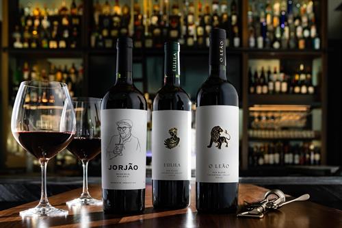 The Founders Trilogy Collection includes three wines (Eulila, Jorjão, and O Leão), each honoring one of our founding Fogo family members, Jorge Ongaratto, Selma “Eulila” Oliveira, and Larry Johnson. The collection also includes a commemorative box and tasting sheet to guide you through the experience.