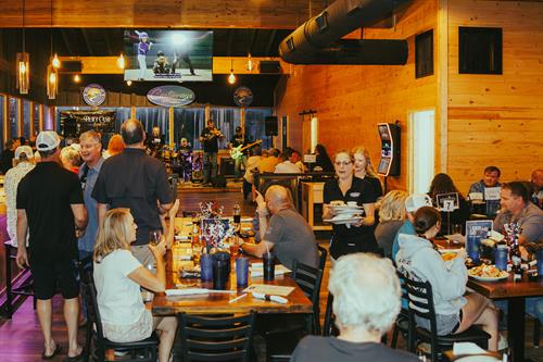 Enjoy delicious food at Castaways Bar & Grill, live entertainment on weekends, and all of your favorite sporting events on our 10 televisions. Enjoy delicious food at Castaways Bar & Grill, live entertainment on weekends, and all of your favorite sporting events on our 10 televisions.