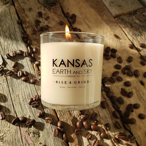 Rise & Grind - A delicious coffee scented candle, perfect for coffee lovers! Rise & Grind - A delicious coffee scented candle, perfect for coffee lovers!