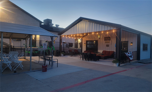 Gallery Image Outside_HH_and_Stage.png