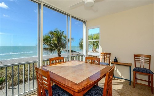 Second Floor Lanai