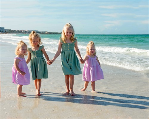Gallery Image Four_girls_on_the_beach.jpg
