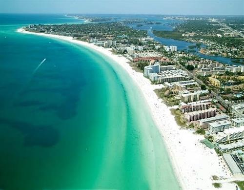 Gallery Image Siesta_Key_Villa_Beach_Aerial_Listing_202_-_Florida_Rental_By_Owners.jpeg