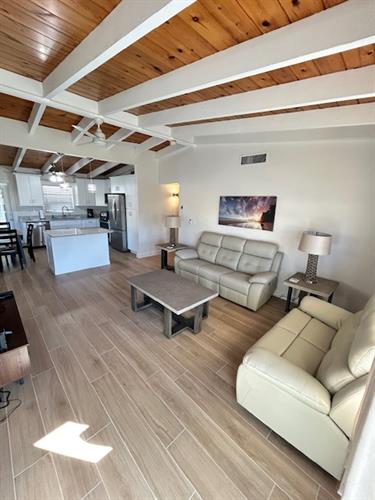 Gallery Image IMG_4766.jpg