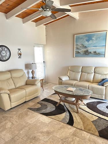 Gallery Image IMG_4803.jpg