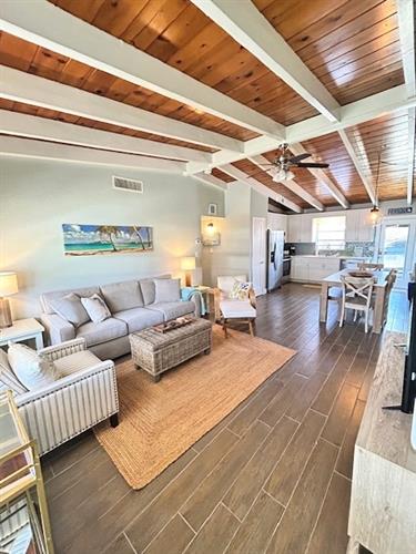 Gallery Image IMG_4958.jpg