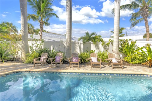 Pool with sun shelves