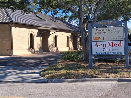 Welcome to AcuMed Clinic's Parking lot