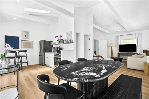 Gallery Image One-Bedroom_Oasis.jpg