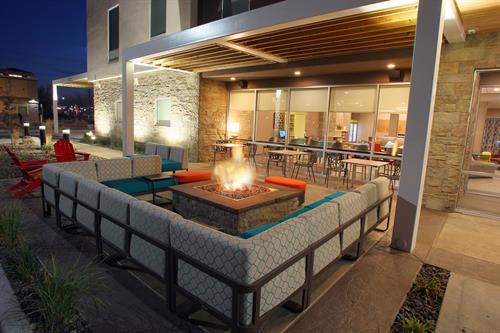 Outdoor Seating with Fire Pit 