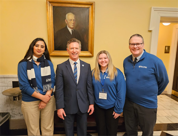 Gallery Image Chancellor_and_Students_at_General_Assembly_2026.png