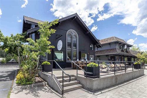 Gallery Image HCH_StoreExterior_WEB-3.JPG