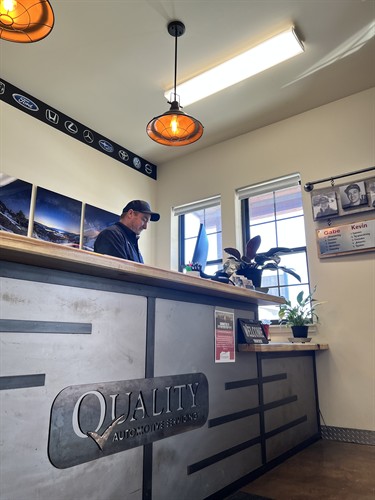 Gallery Image customerlobby_qualityautomotiveservicing.jpeg