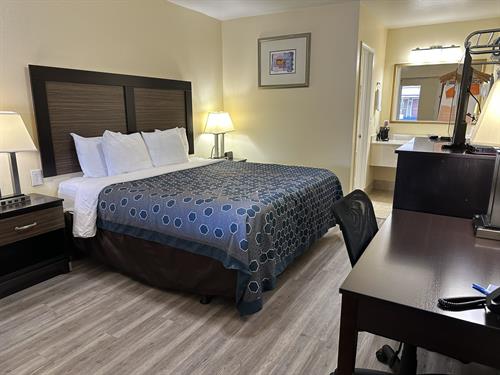2 Queen Beds  Room