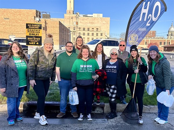 2025 Lincoln Presidential Half Marathon Water Table Volunteers!